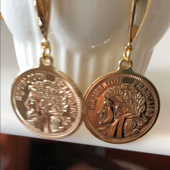 Earrings - Picture 9 of 11